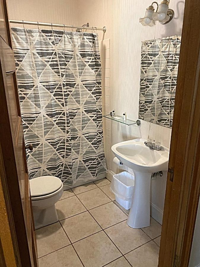 Hotel Gunter Frostburg Экстерьер фото